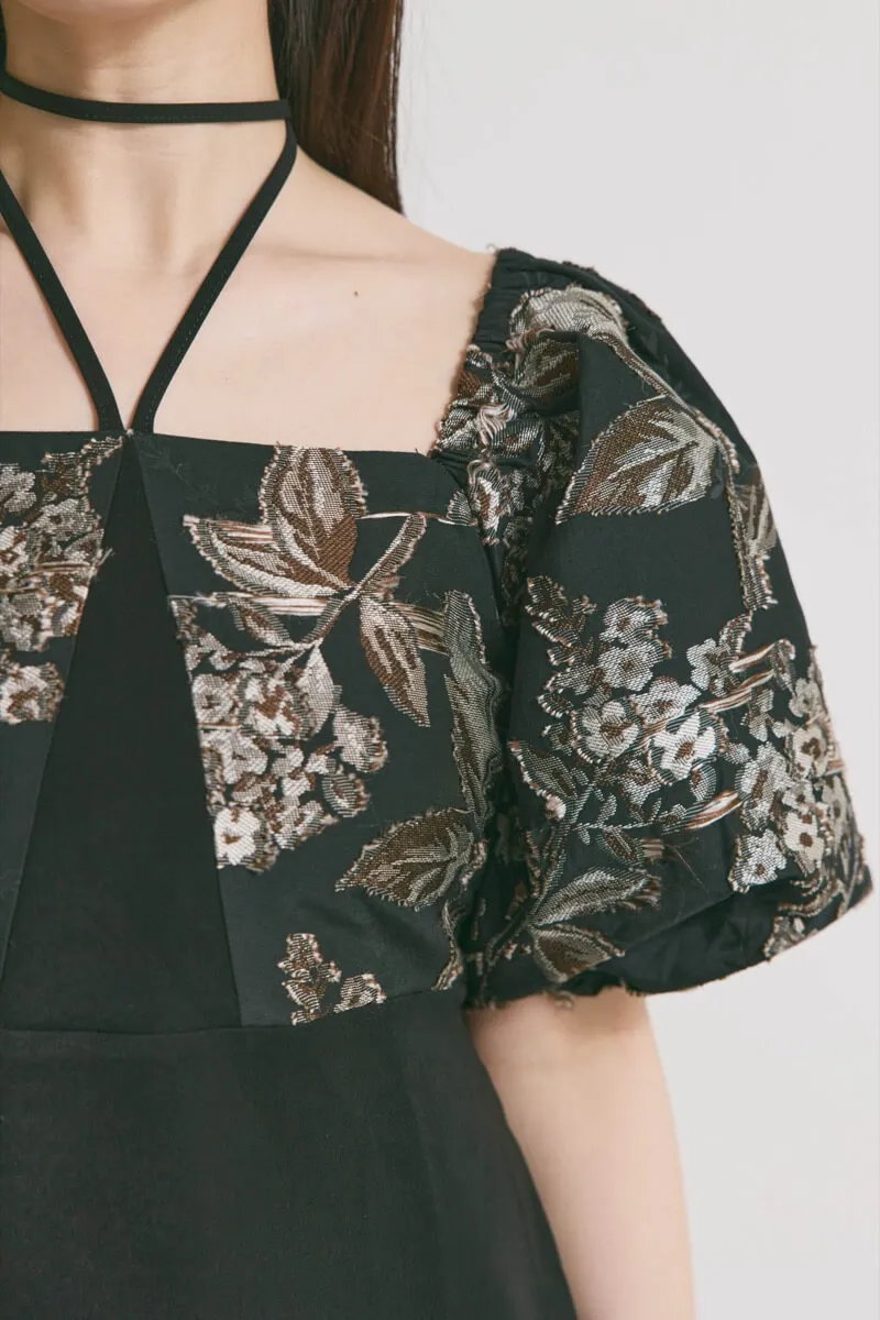 ブラックのスイッチングジャガードドレス