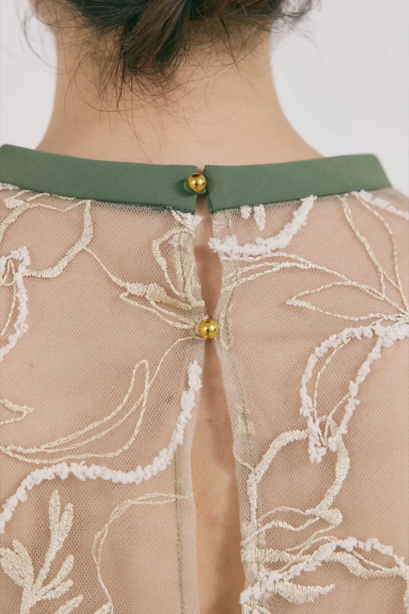 カーキのフラワーモール刺繍ドレス