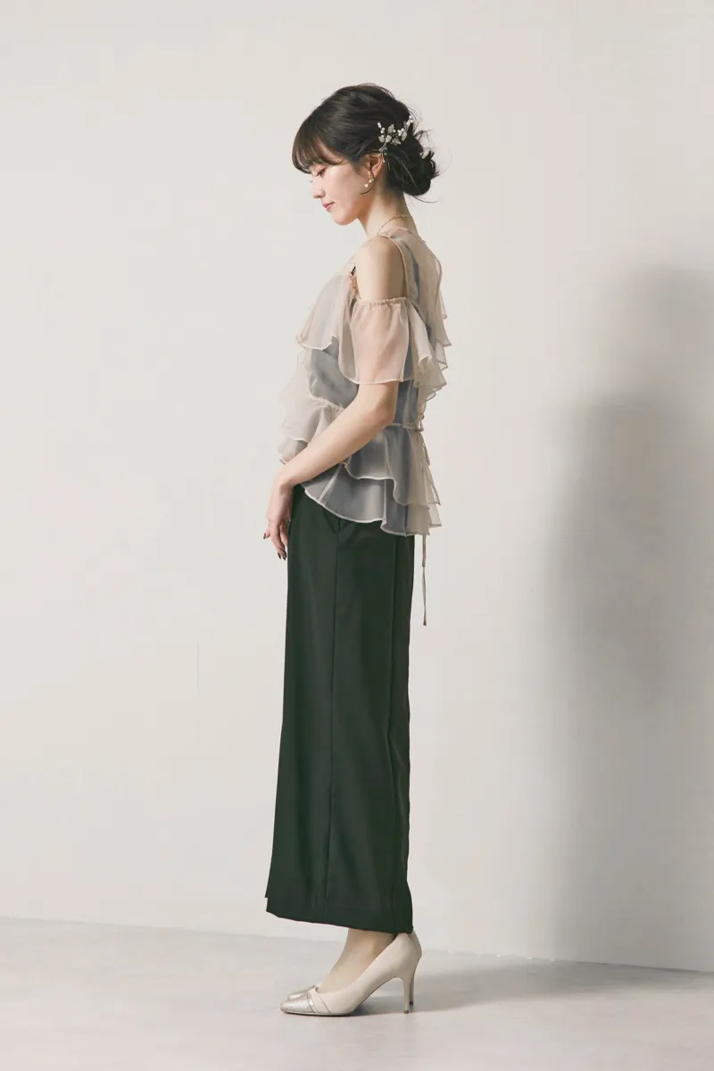 ブラック×アイボリーのラッフルブラウスセットドレス