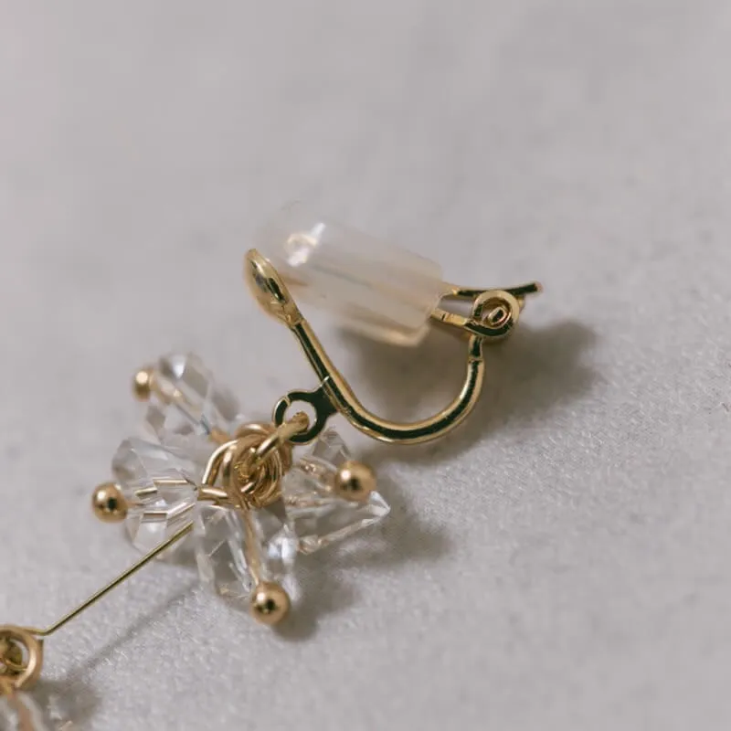 ゴールドのグラスビーズロングイヤリング