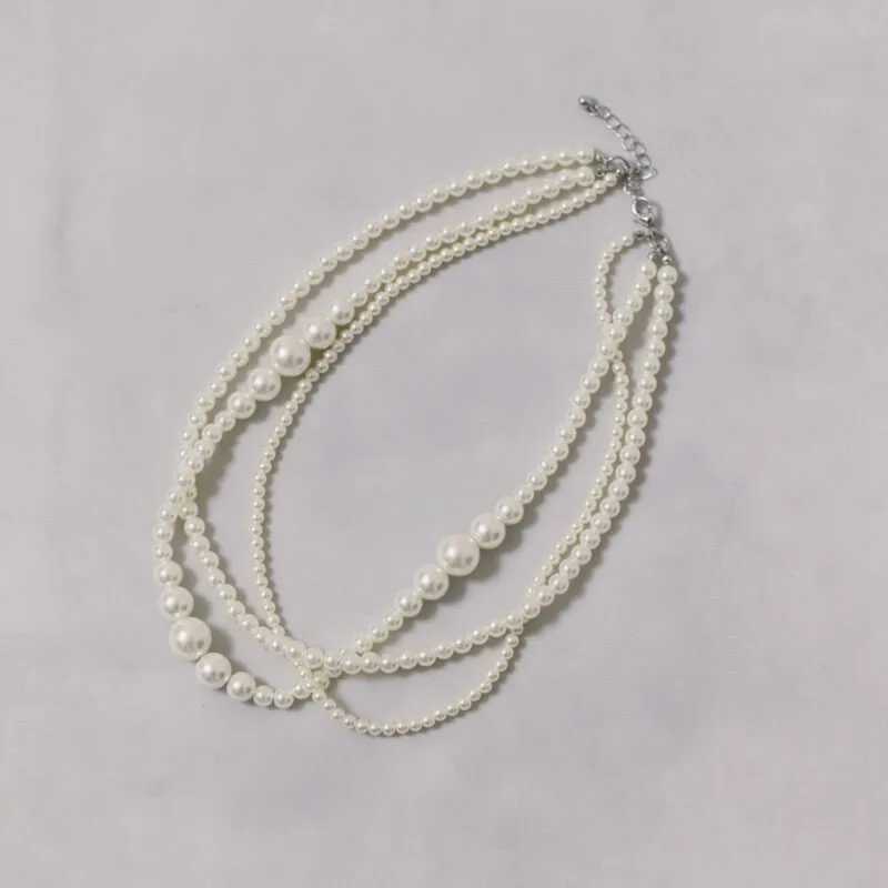 ボリュームパールの3連ネックレス