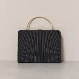 ブラックのオルガンプリーツパーティーバッグ