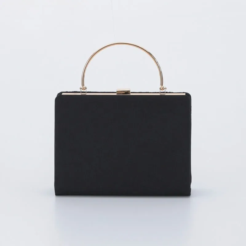 ブラックのオルガンプリーツパーティーバッグ