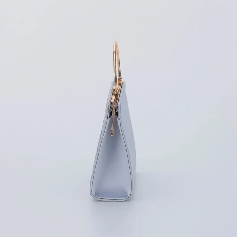 シルバーのオルガンプリーツパーティーバッグ