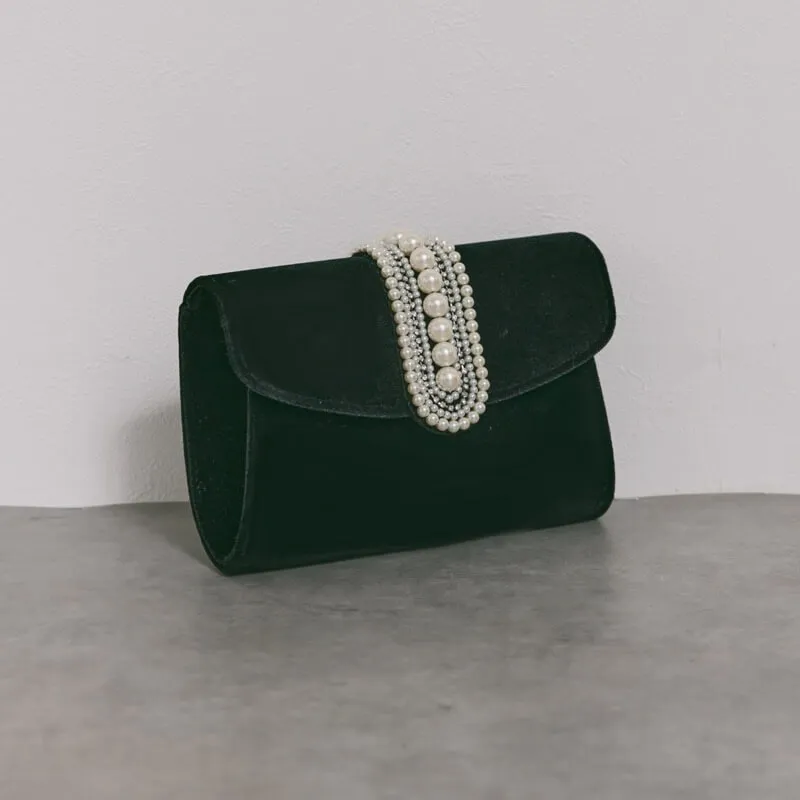 ブラックのベロア✕パールフラップミニバッグ