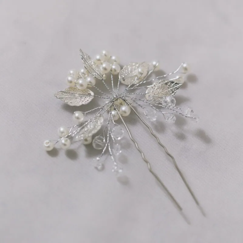 シルバーのクリスタルリーフヘアピン(3本セット)