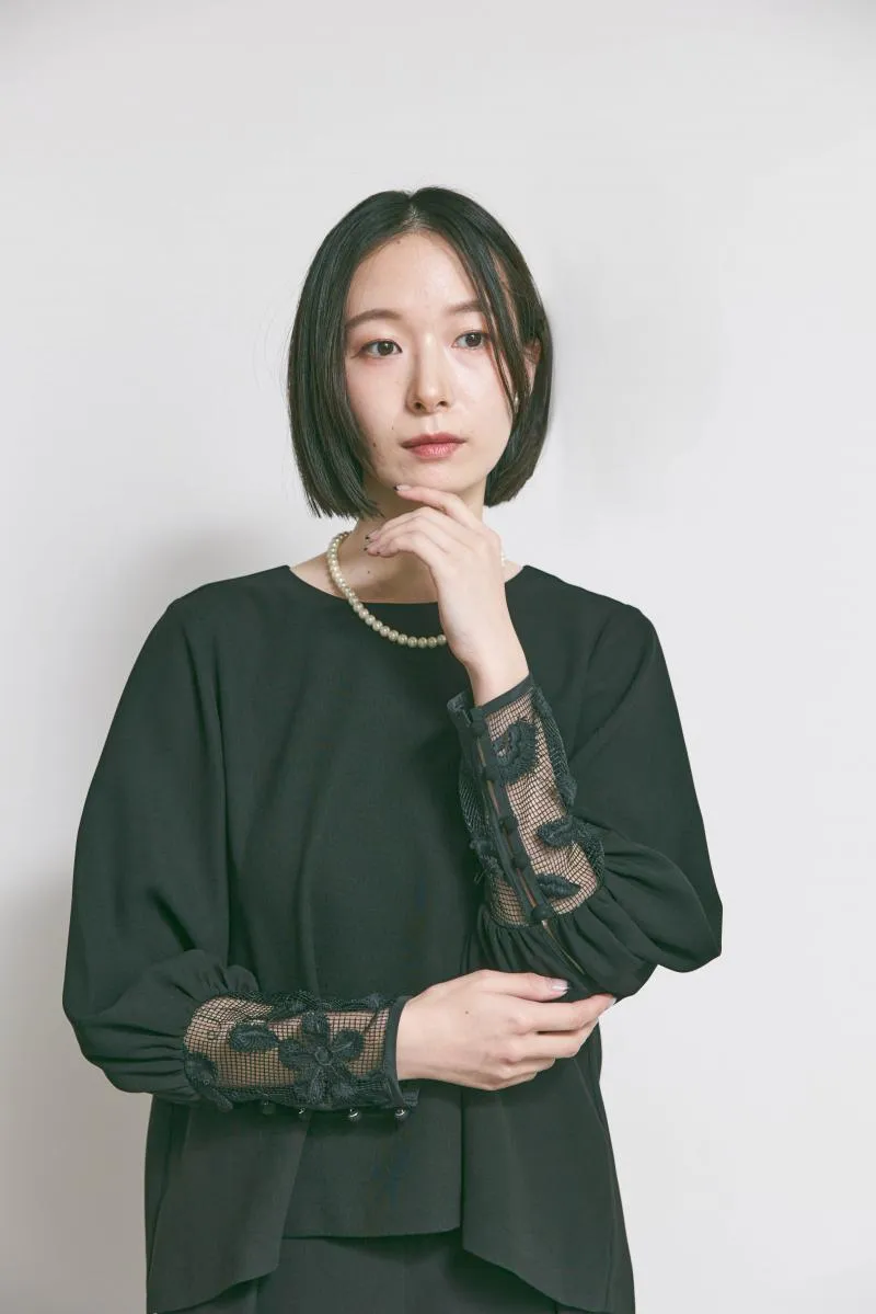 ブラックのエンブロイダリーフォーマルセットアップ　L/kaene