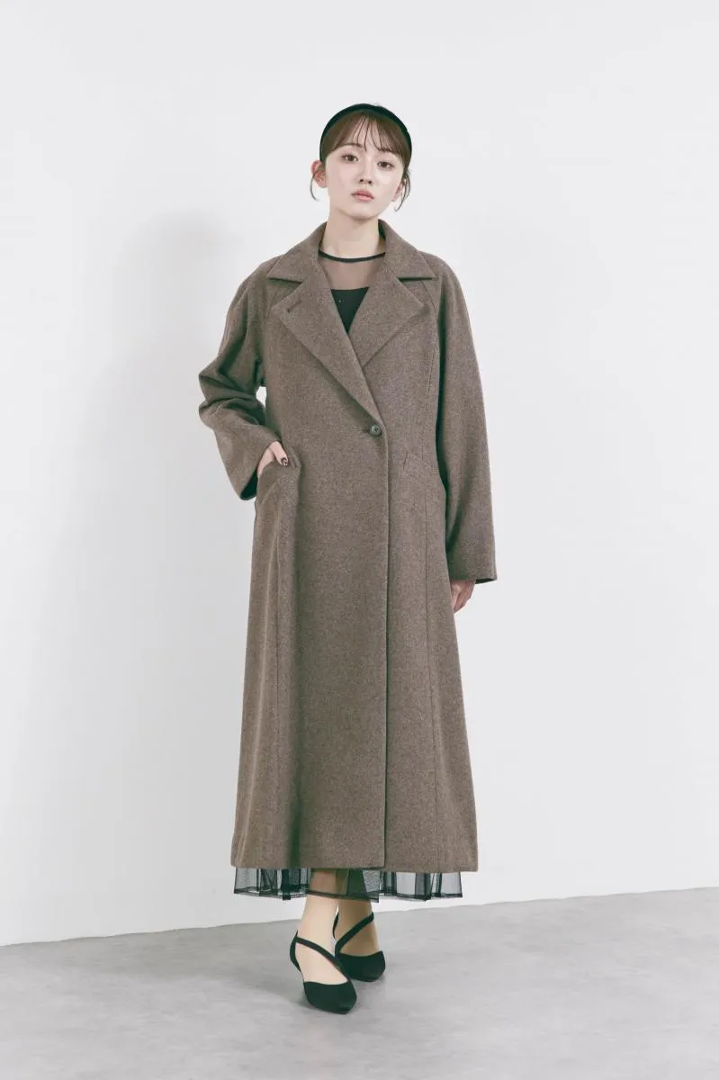 ブラウンのウールロングコート