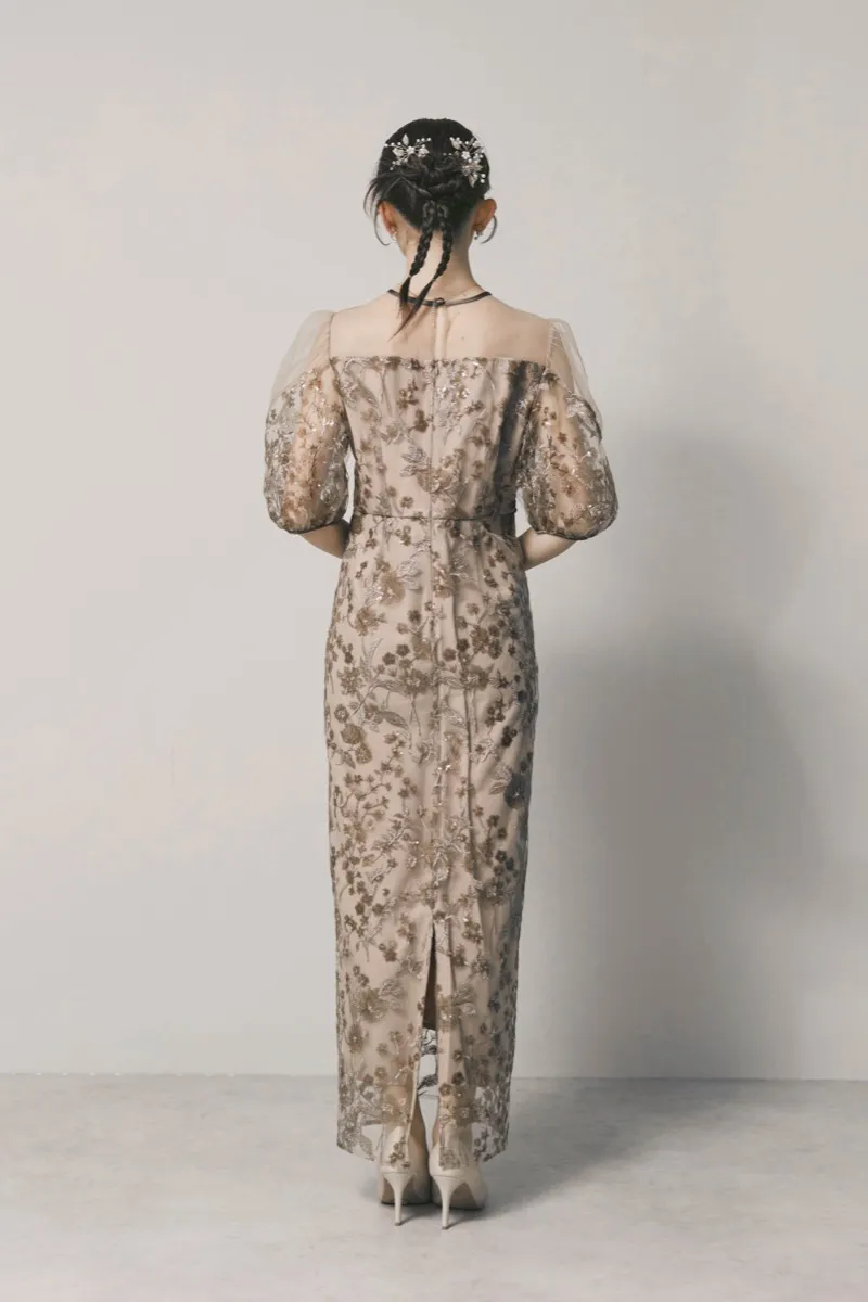 ベージュのフラワーエンブロイダリーパフスリーブドレス　M/Leja