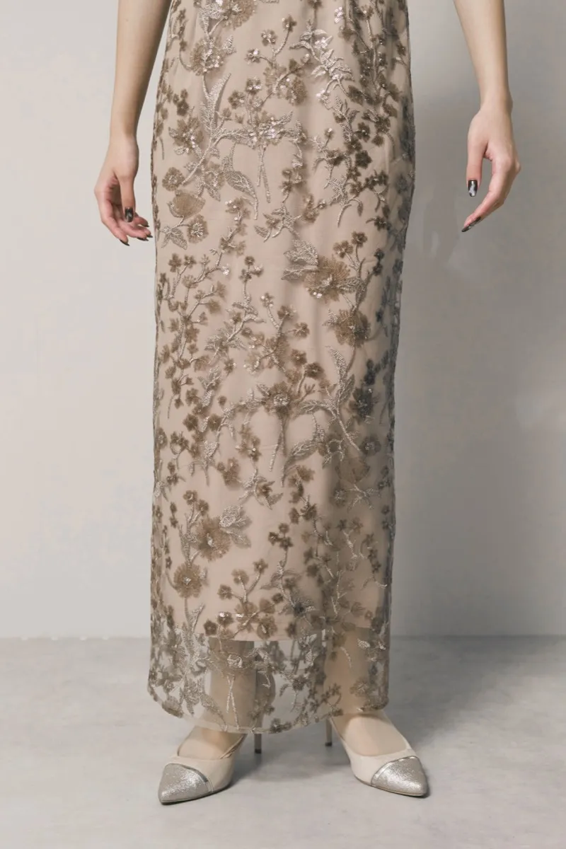 ベージュのフラワーエンブロイダリーパフスリーブドレス　M/Leja