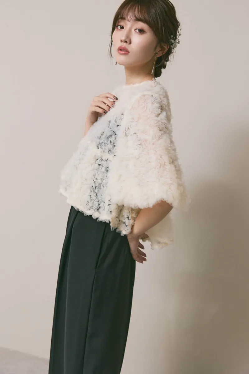 ホワイト✕ブラックのペタルテクスチャーパンツドレス　M/Select Shop