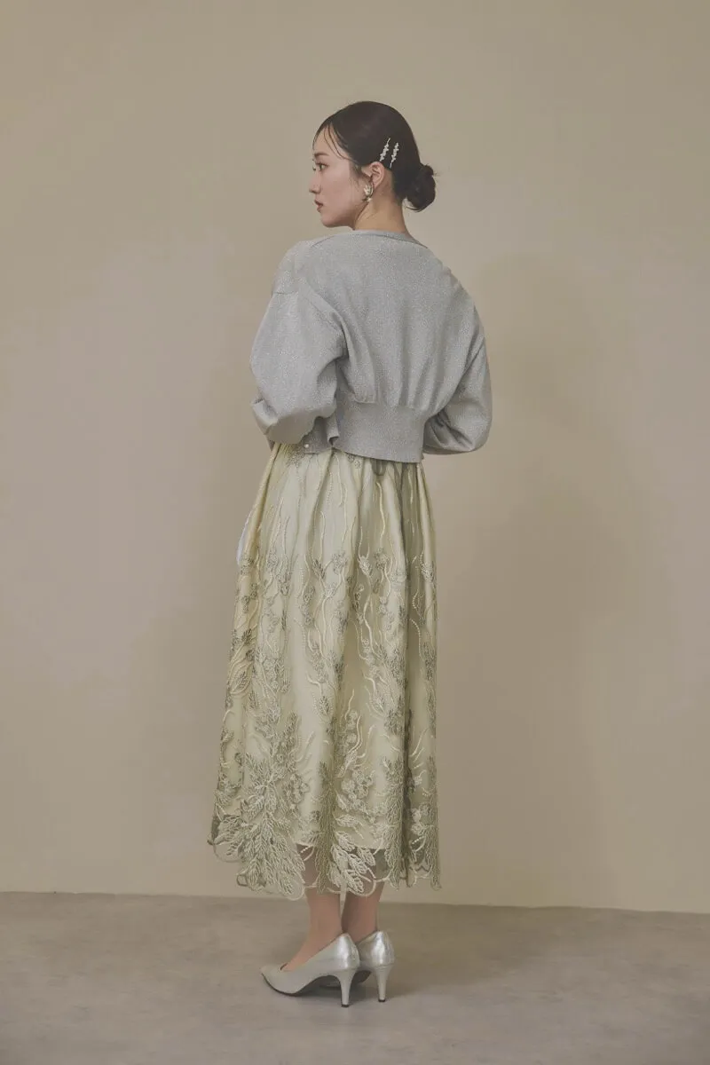 カーキのボリュームスリーブ刺繍ドレス