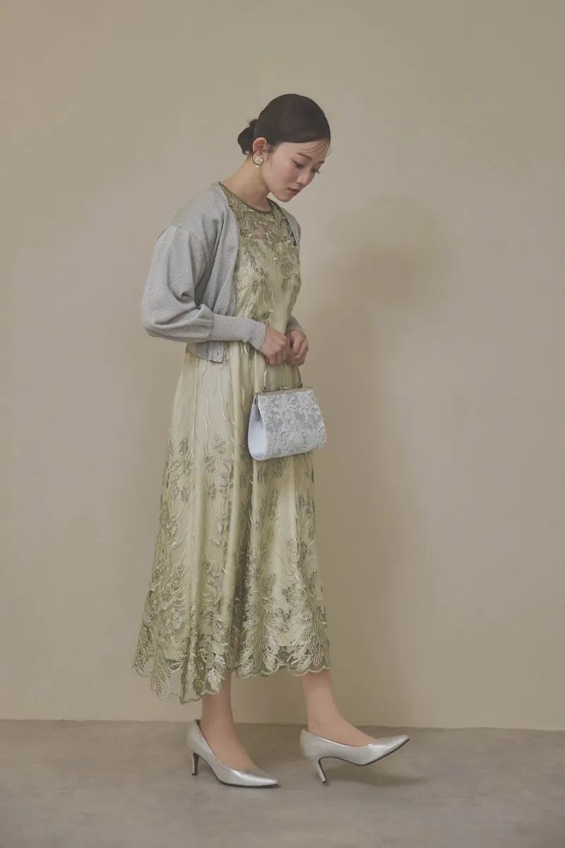 カーキのボリュームスリーブ刺繍ドレス